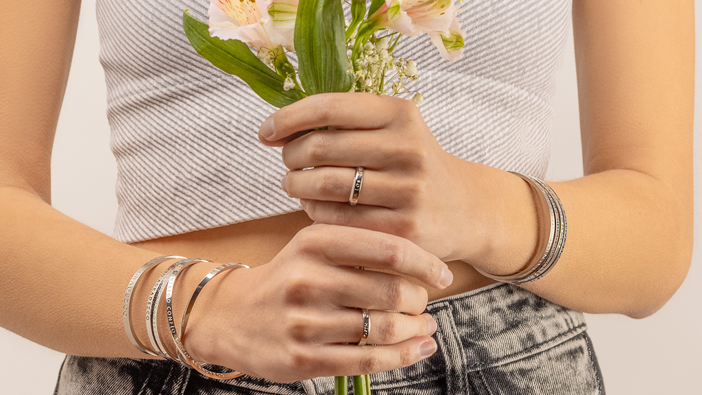 Pulsera Mereces ser feliz  Daniel Moksha